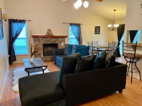 Nice Spacious 2bd with indoor fireplace near Legoland